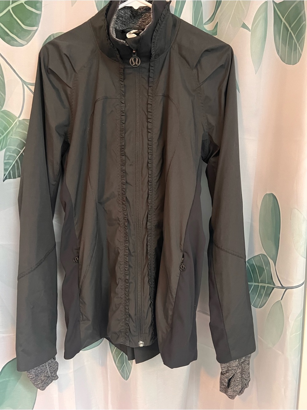 lululemon Women’s Special Edition Peplum jacket full zip up